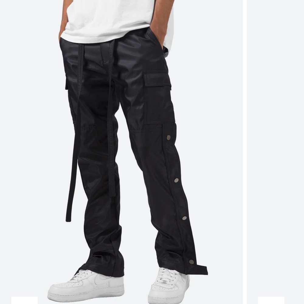 MNML Snap Zipper II Cargo Pants
BLACK